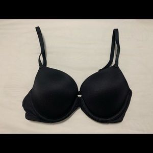 32B Auden bra. Never worn. Perfect condition.